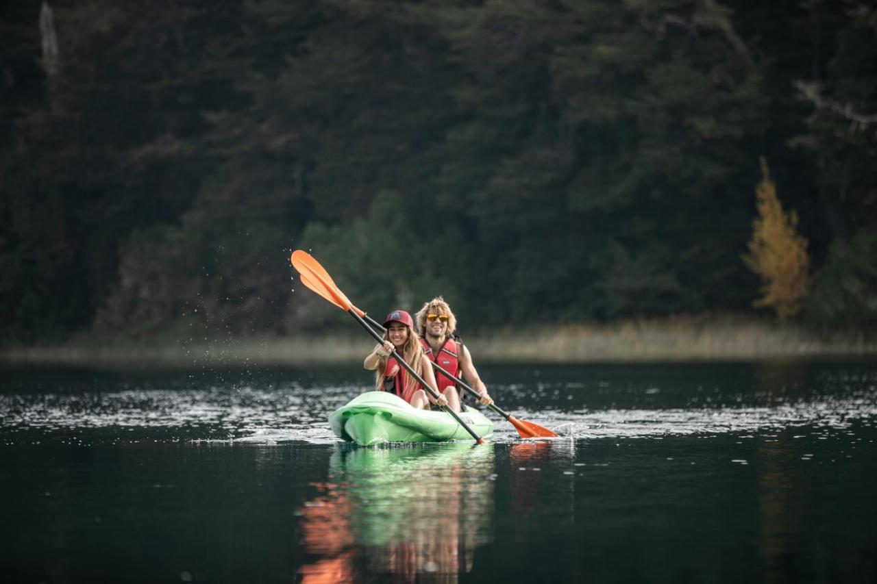 Llao Llao Resort, Golf-Spa San Carlos de Bariloche Luaran gambar Kayaking on the lake